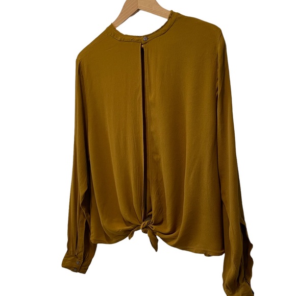 Olivaceous Tie Back Blouse Top - Picture 5 of 11